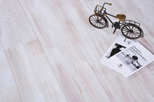 將圖片載入圖庫檢視器 Berry Alloc 8mm 3050-3732 Mediterranian Pine