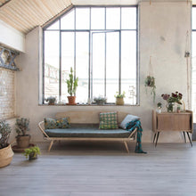 將圖片載入圖庫檢視器 Berry Alloc 8mm 62001365 Bloom Light Grey